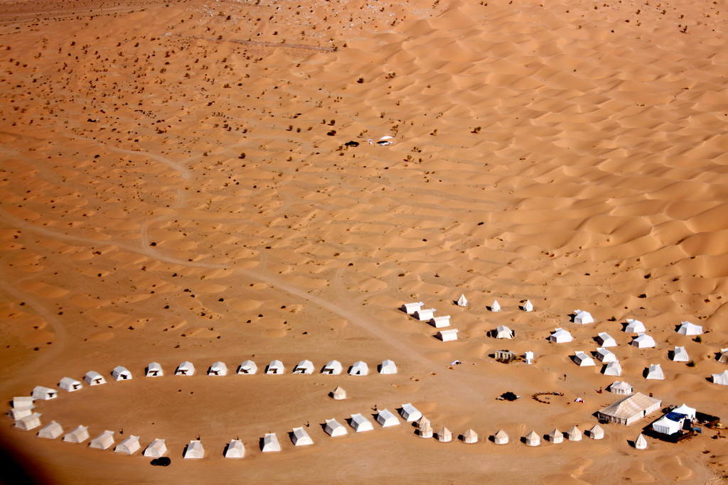 Отель Camp Mars Дуз Экстерьер фото